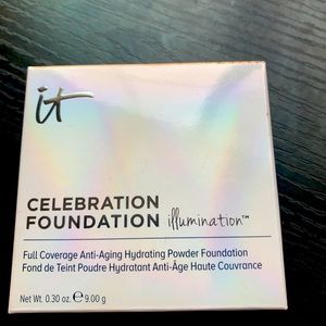 IT Cosmetics Illumination Foundation in Medium